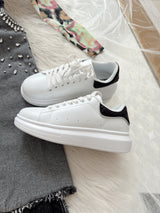 TENIS BLANCOS CON NEGRO