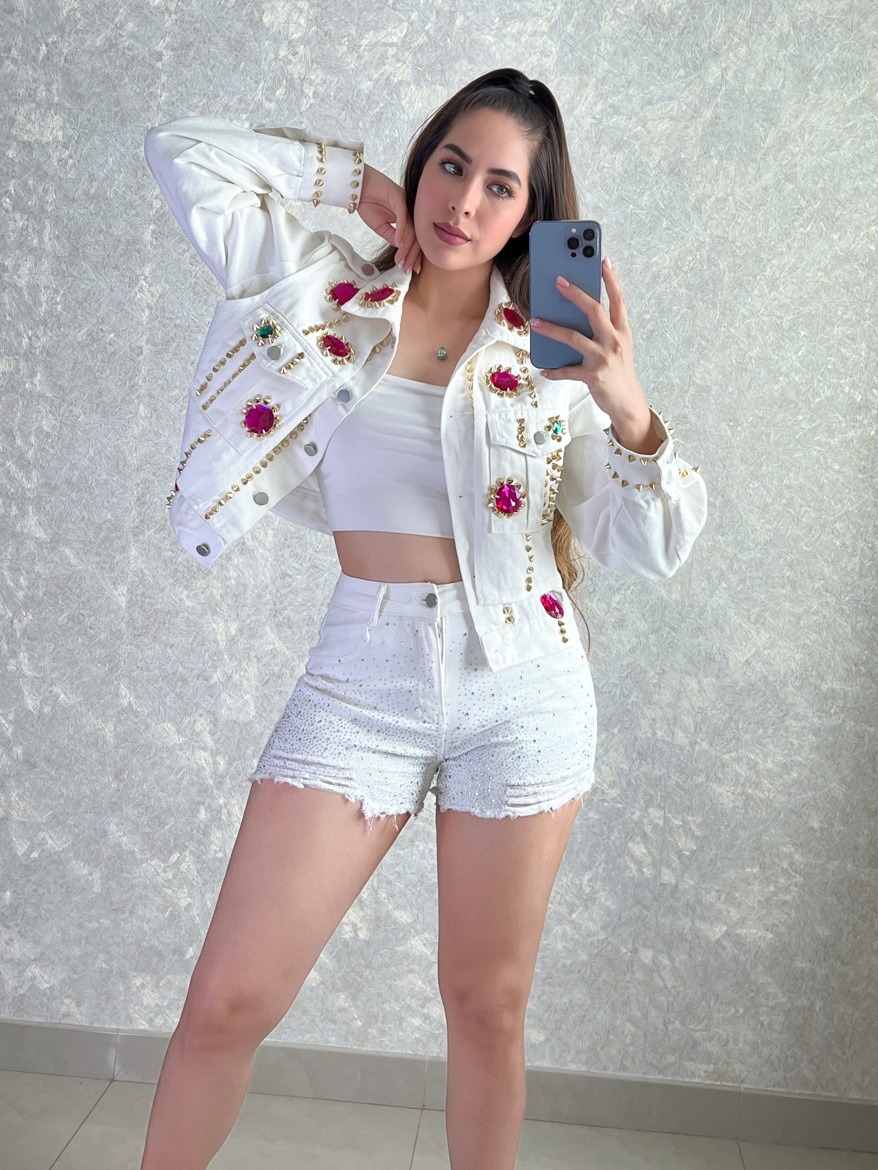 SHORT BLANCO CON PEDRERÍA