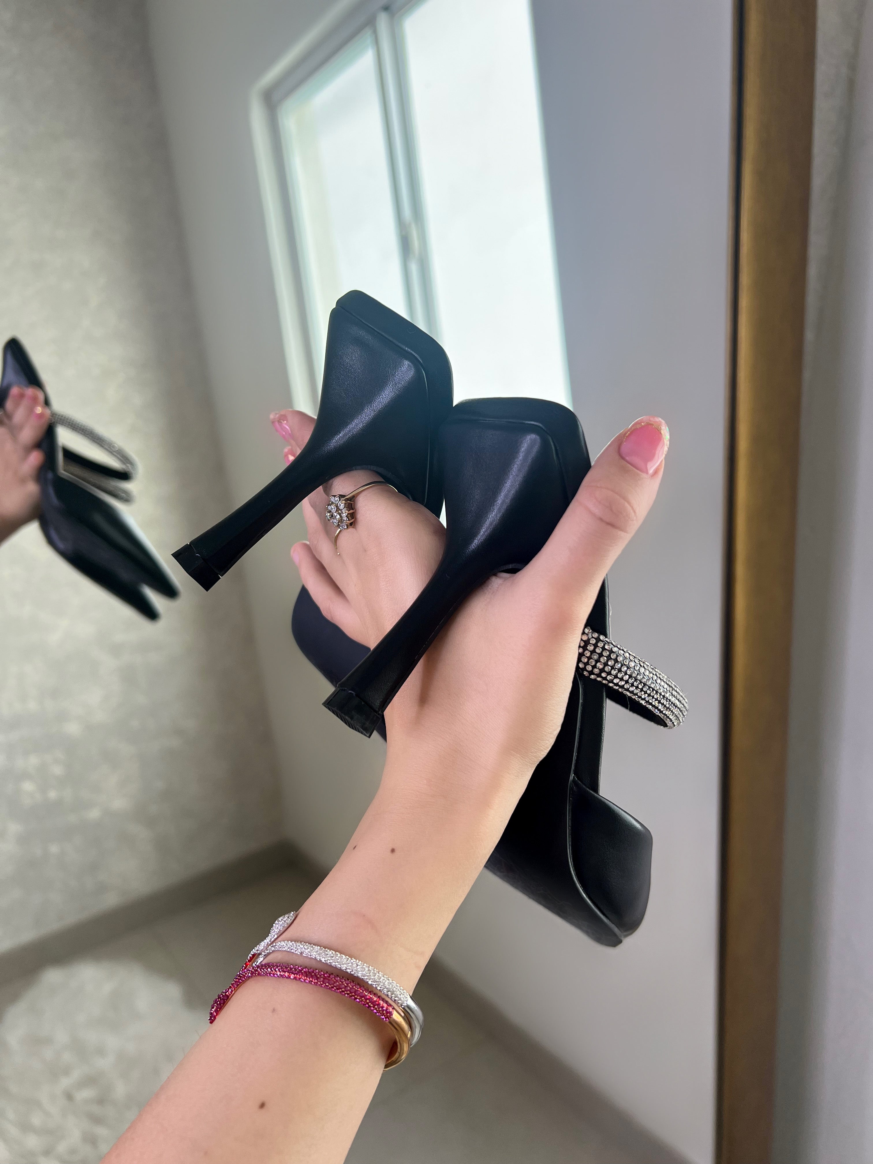 ZAPATILLA ANASTACIA NEGRA