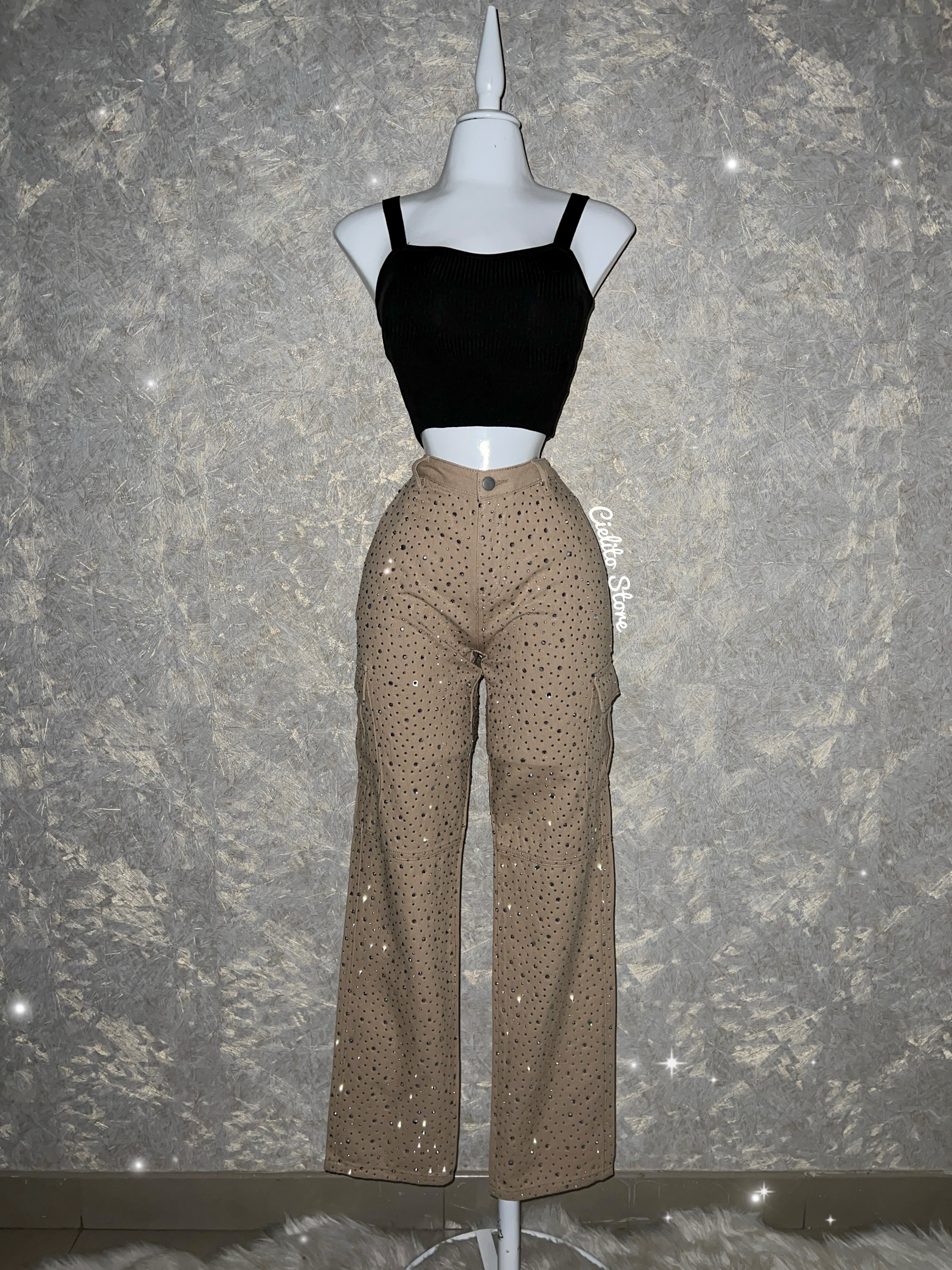 PANTALÓN CAQUI TELA TOTALMENTE DE PEDRERÍA FINA