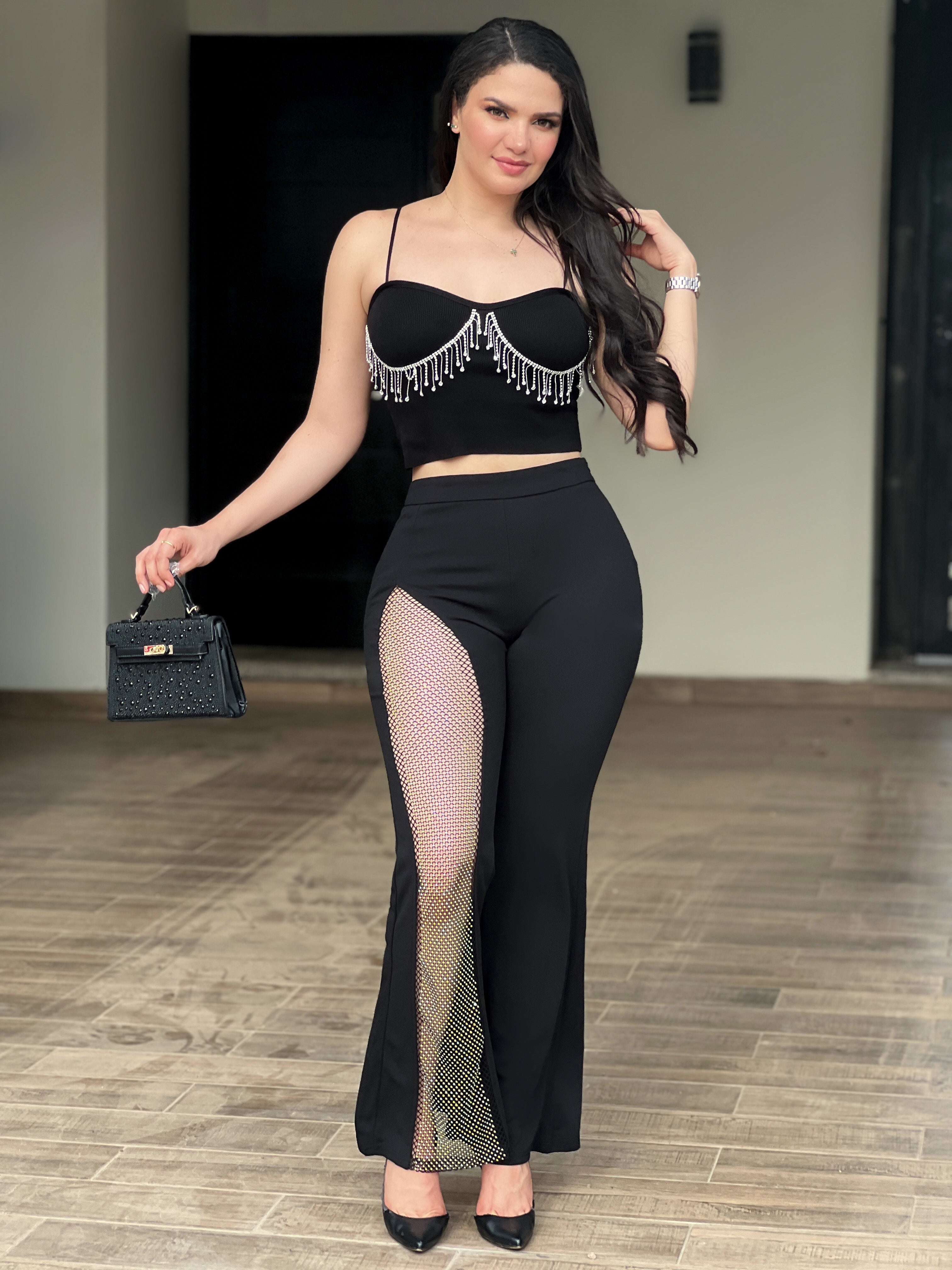 BLUSA NEGRA CON PEDRERÍA