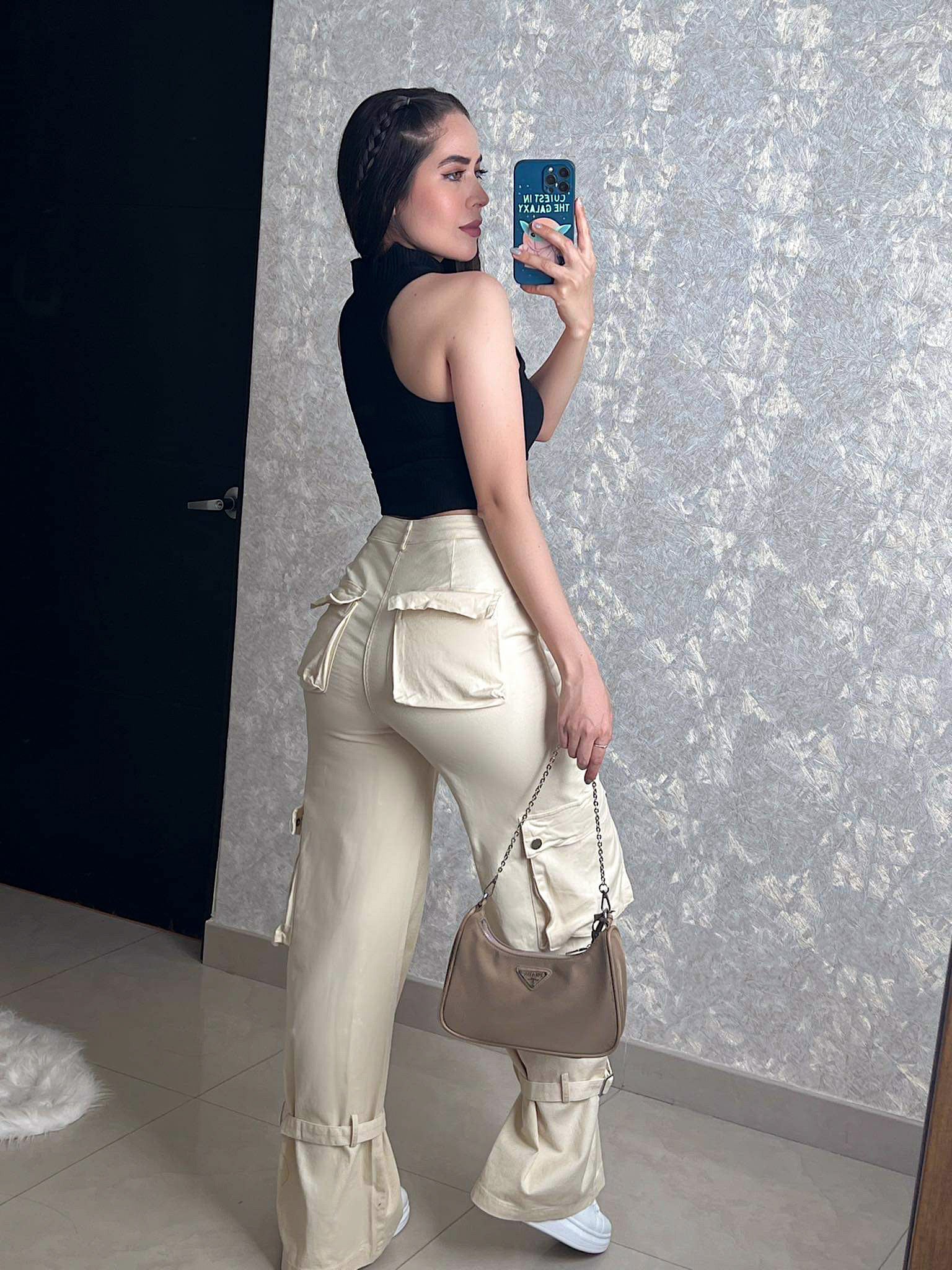 BLUSA NEGRA SIN MANGAS