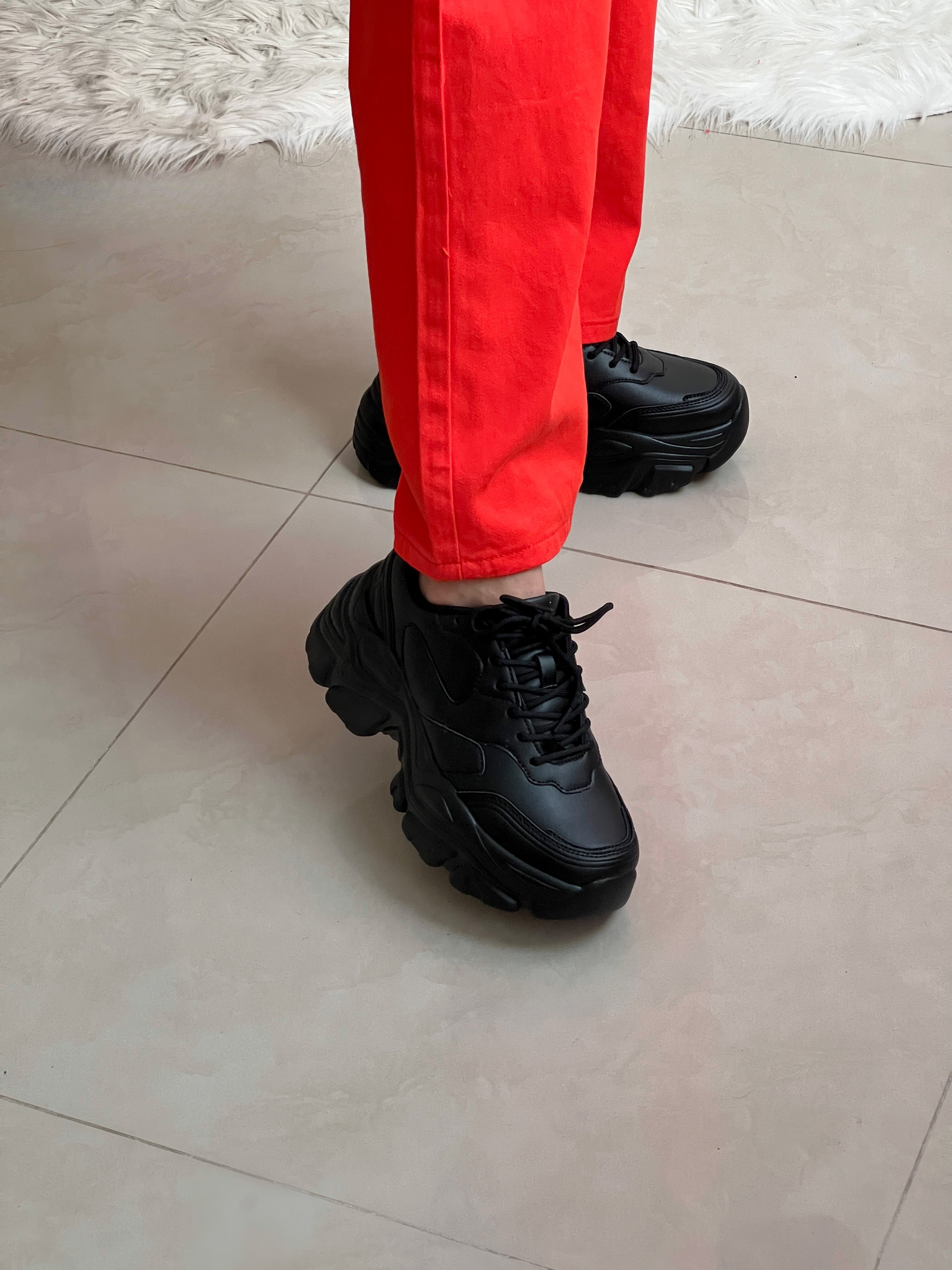 TENIS NEGROS PLATAFORMA