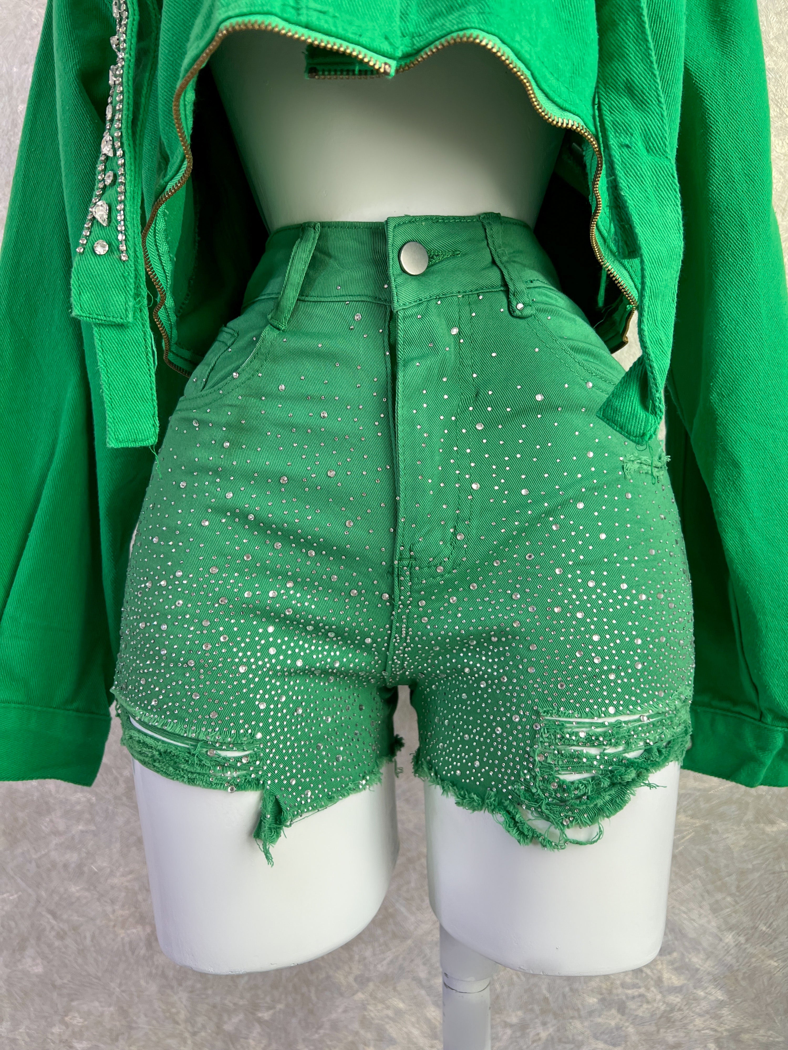 SET CHAQUETA Y SHORT VERDE
