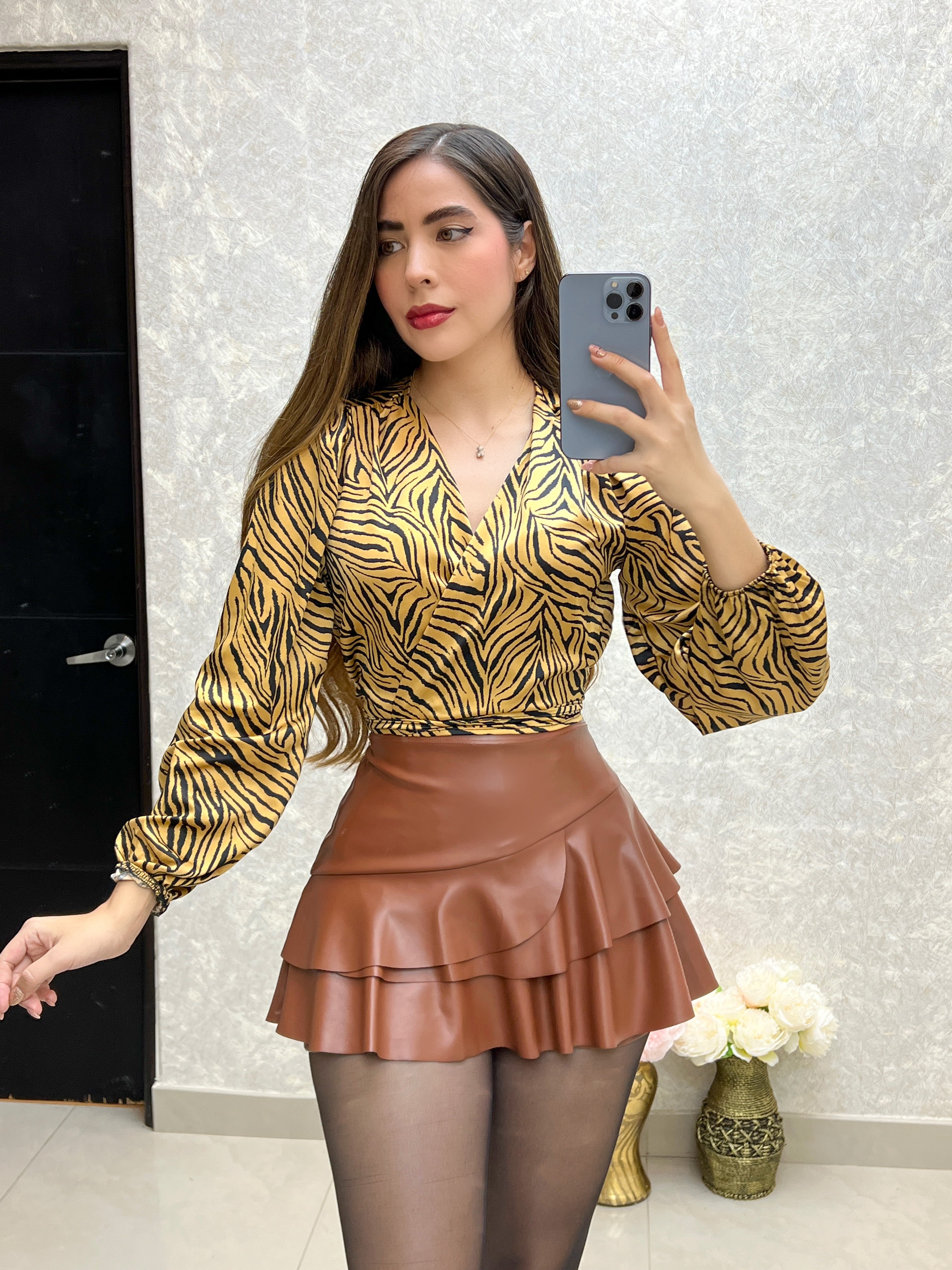 BLUSA SATINADA ANIMAL PRINT