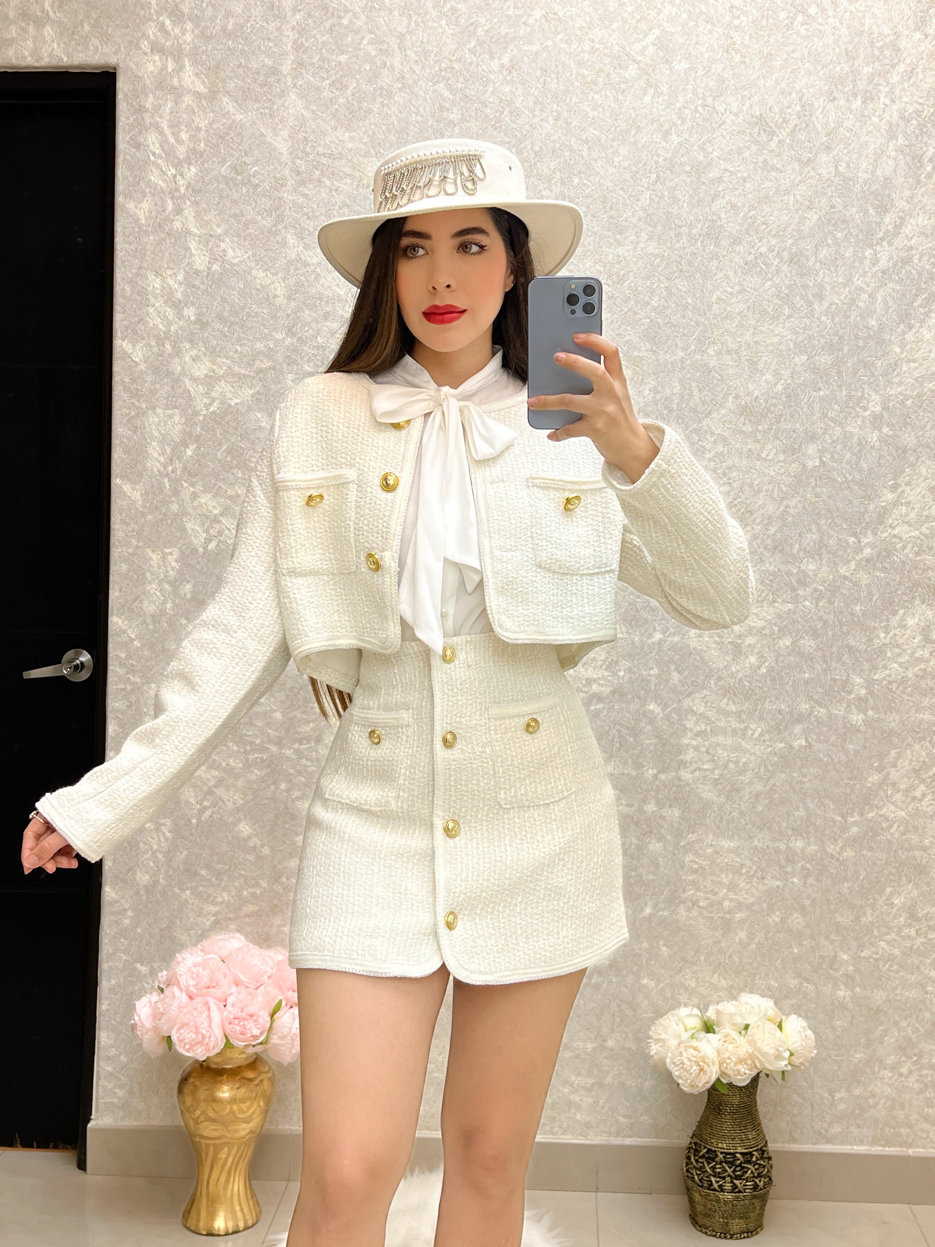 Sombrero blanco con pedrería