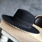 Sombrero negro con Perlas