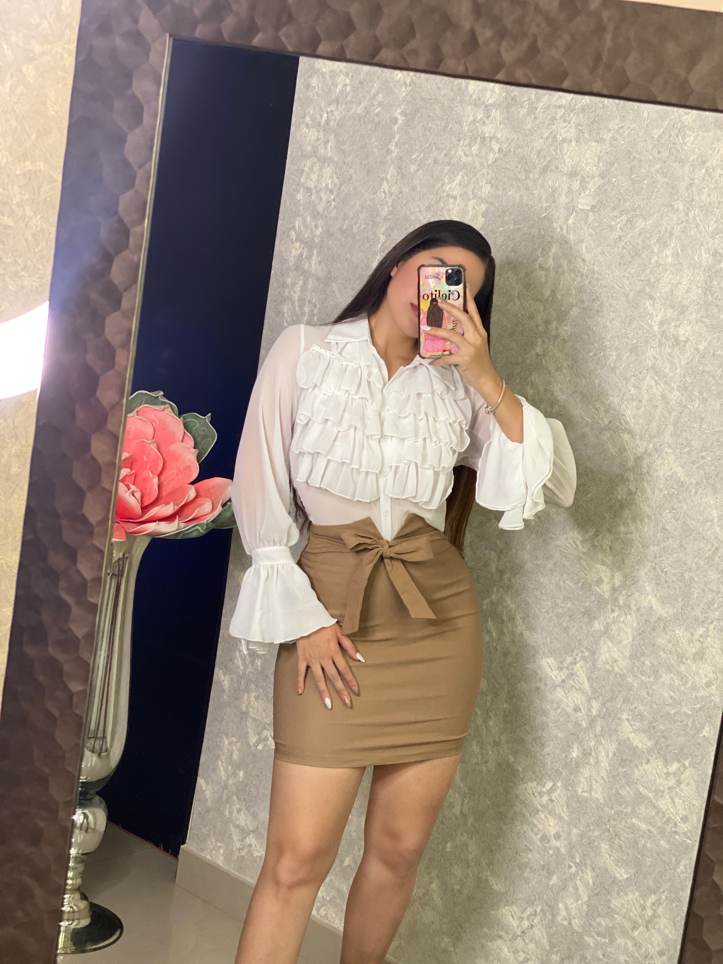 Falda nude con moñito