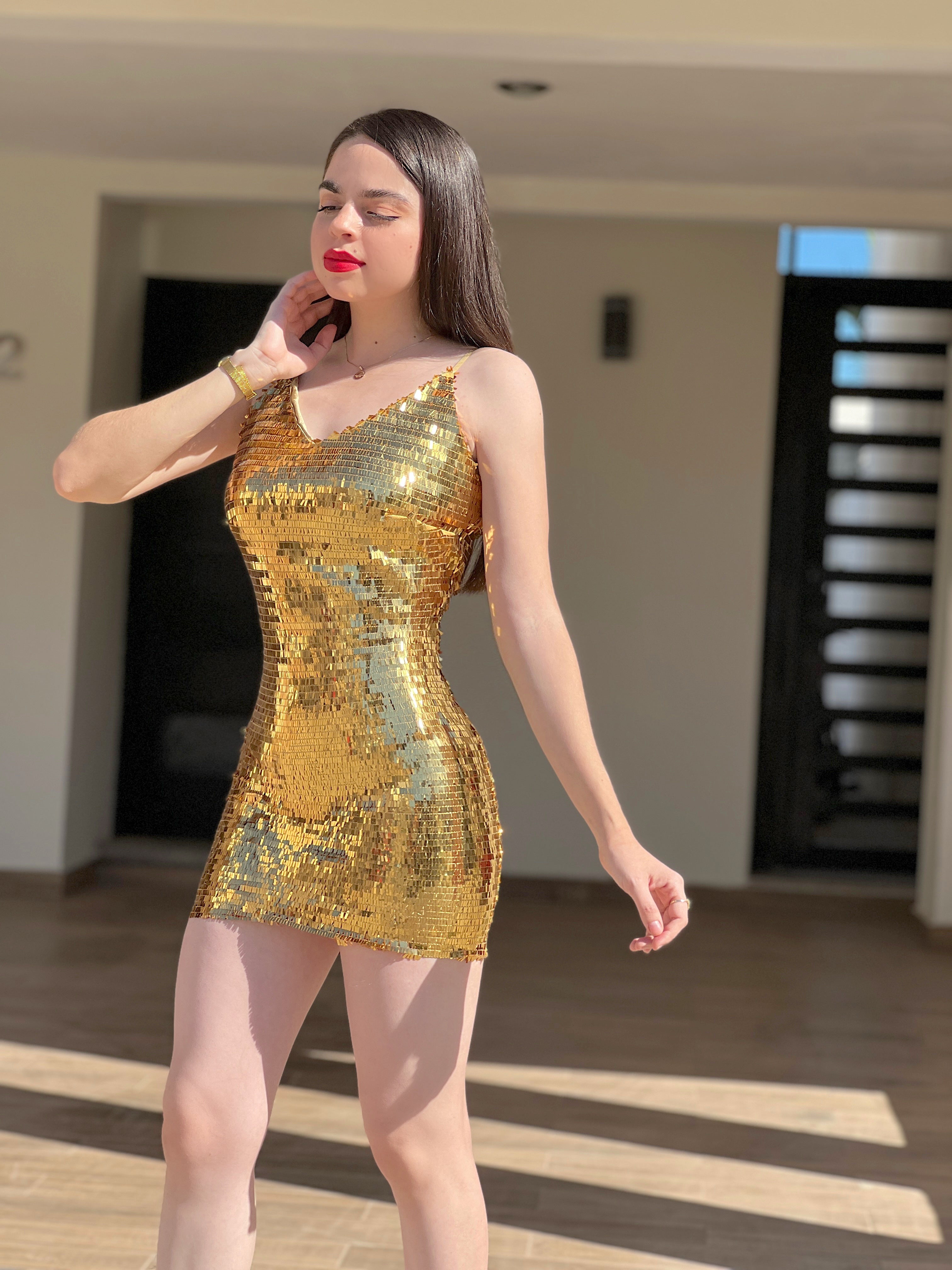 Vestido brillante dorado