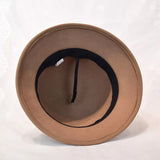 SOMBRERO CAQUI CON PELUCHITO