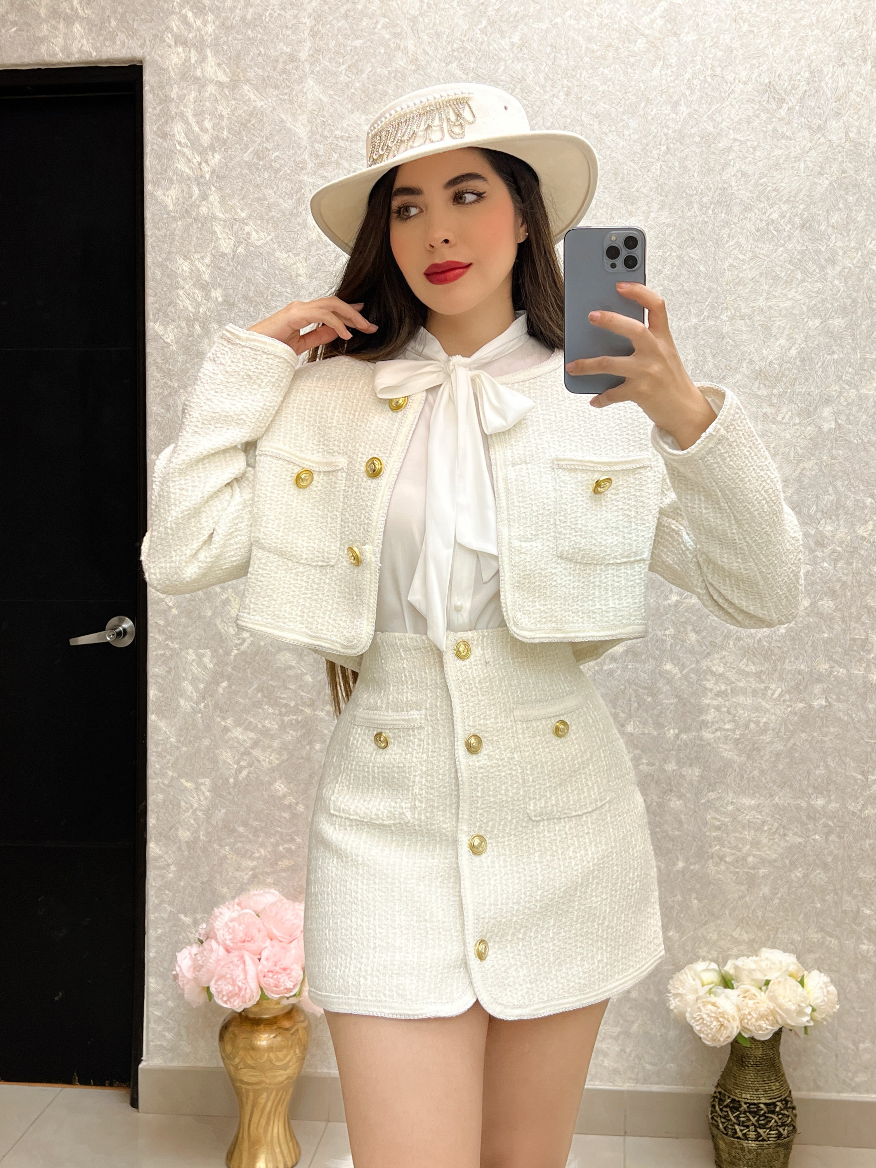 Sombrero blanco con pedrería