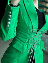 Blazer verde con tira de piedras