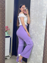 Pantalón morado con cinturón