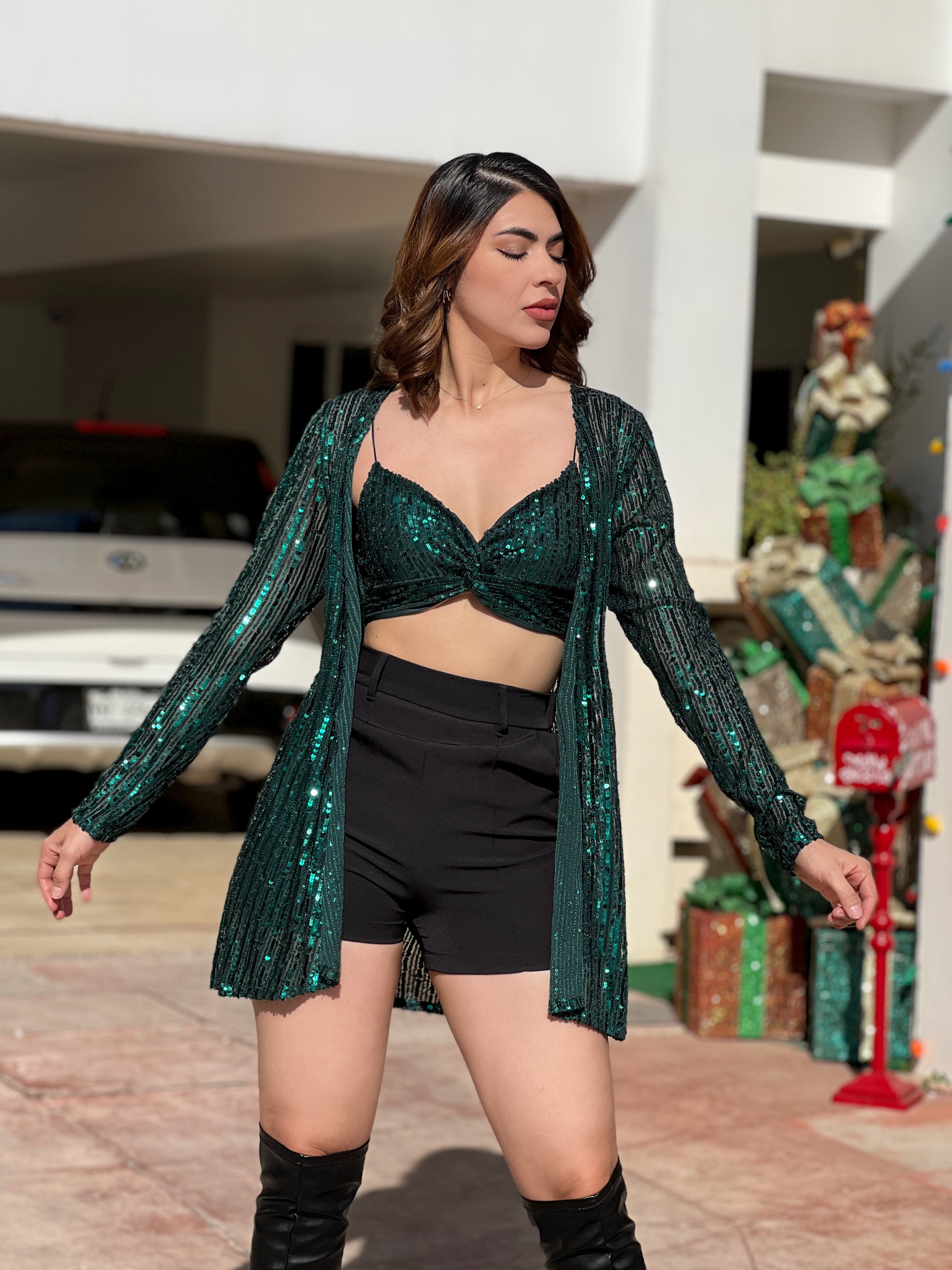 TOP Y BLUSÓN CON LENTEJUELAS VERDE