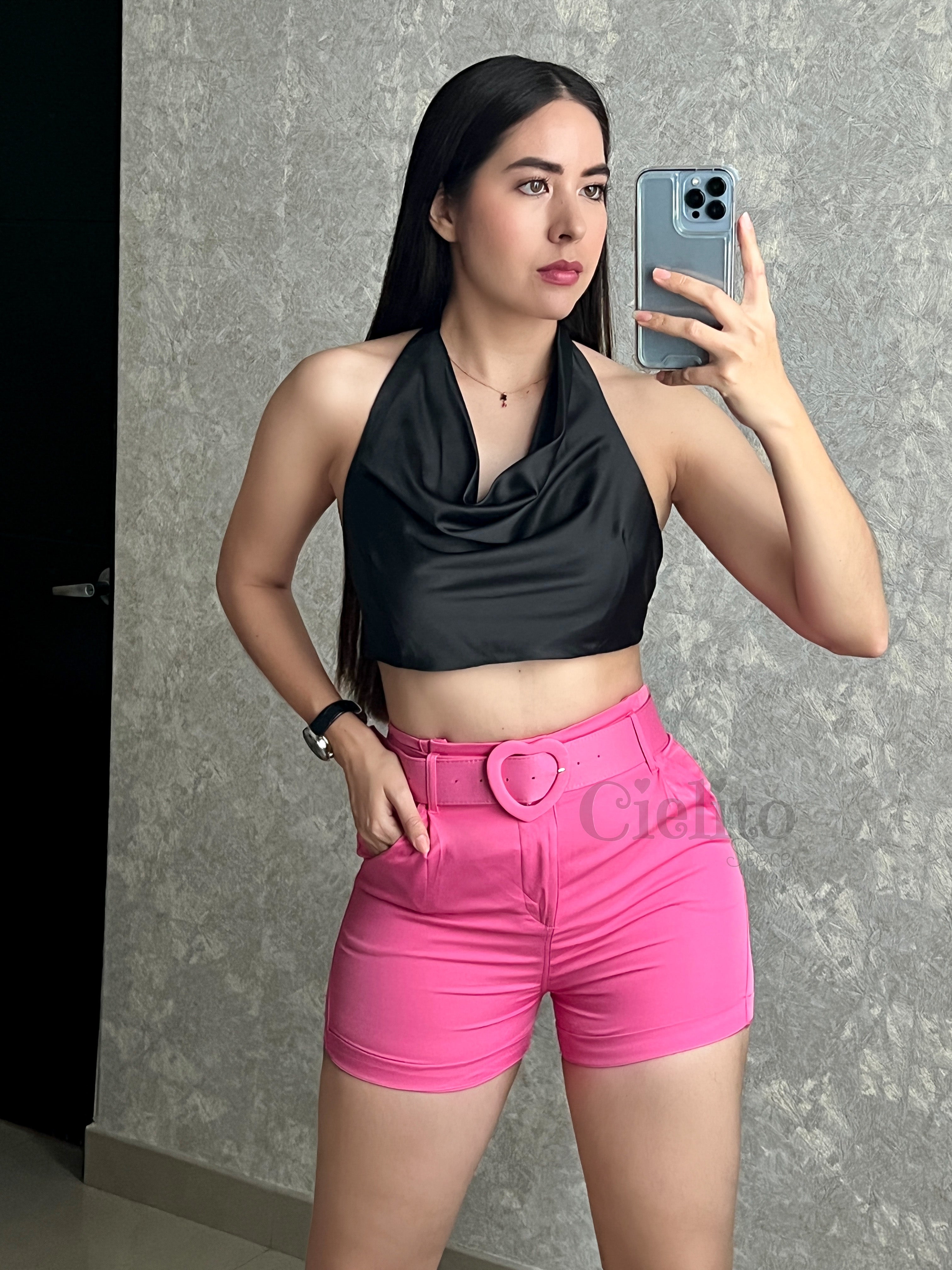 SHORTS ROSA CON HEBILLA DE CORAZÓN
