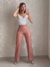 Pantalón vinipiel rosa  con cinturón