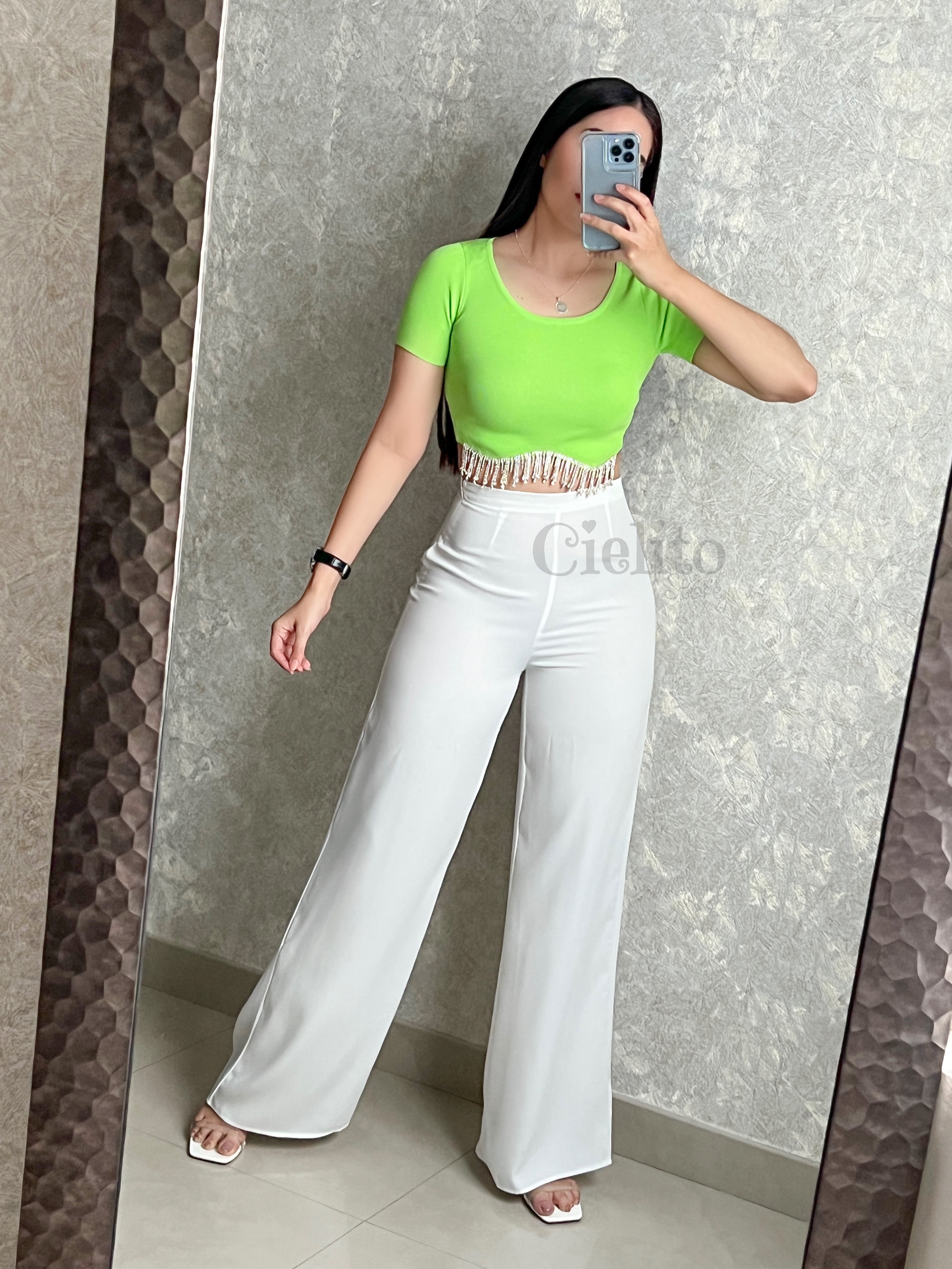 BLUSA VERDE CON PEDRERÍA