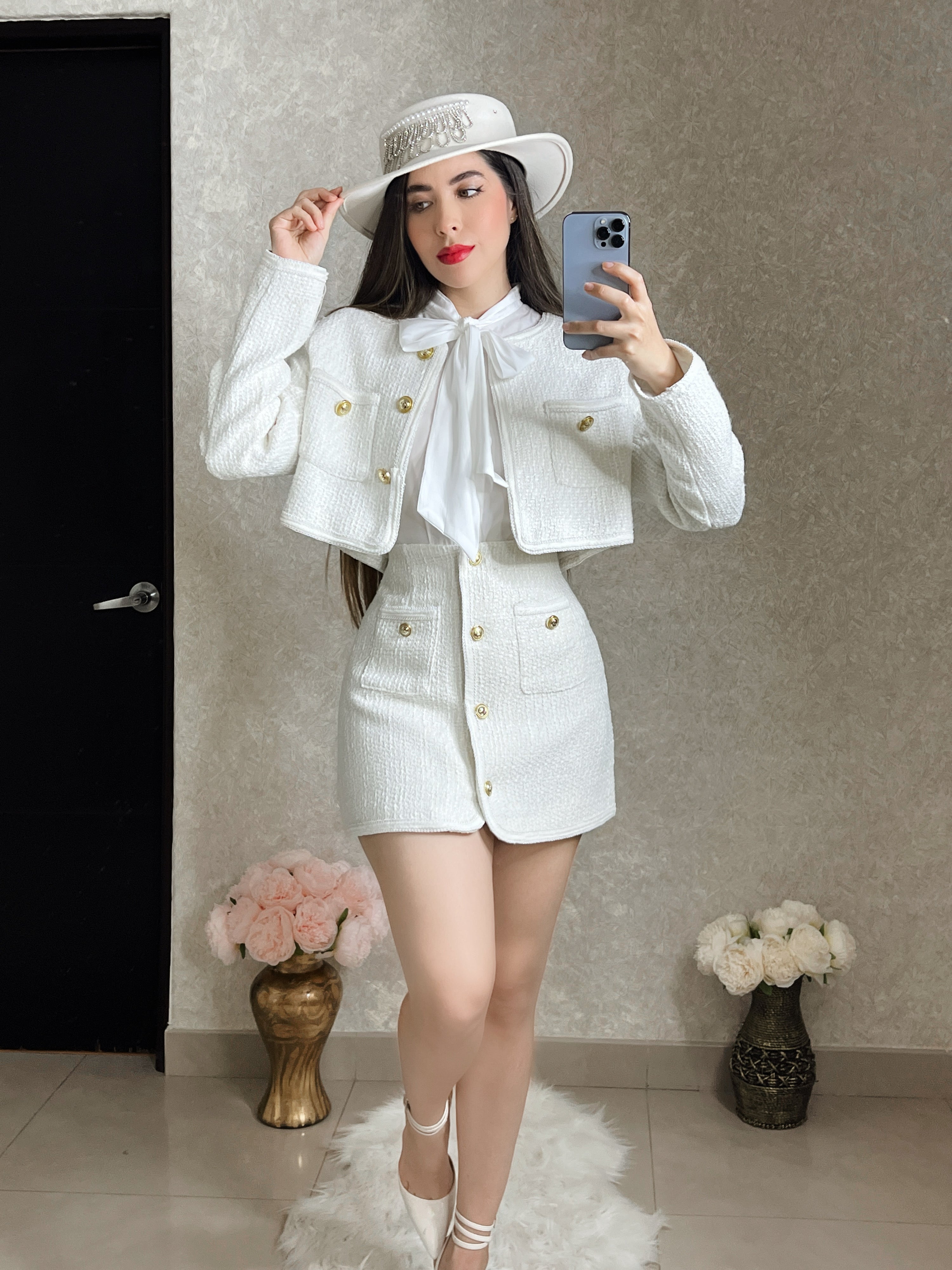 Sombrero blanco con pedrería