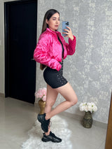 CHAQUETA ROSA CON COSTURAS