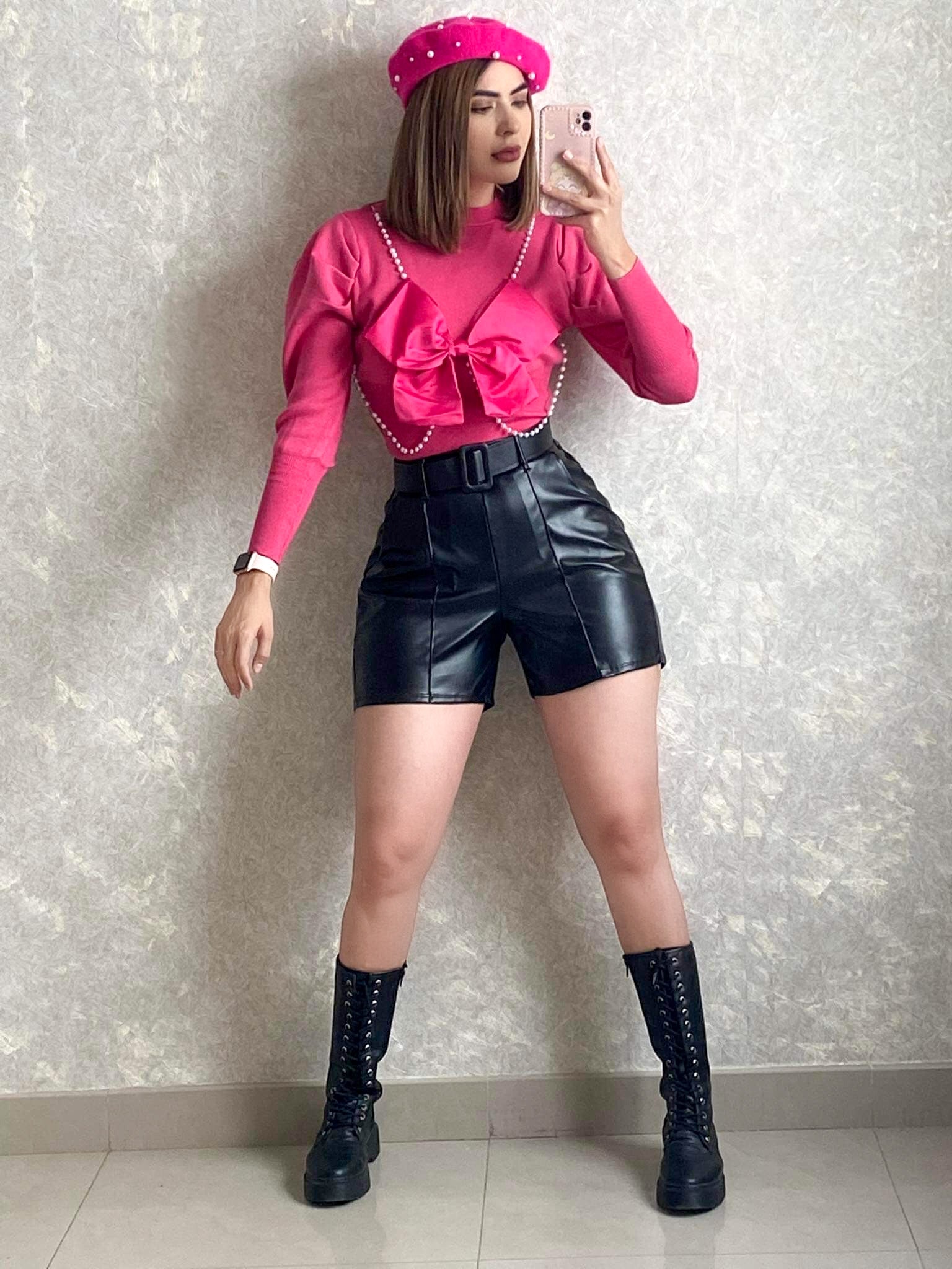 Boina rosa con perlas