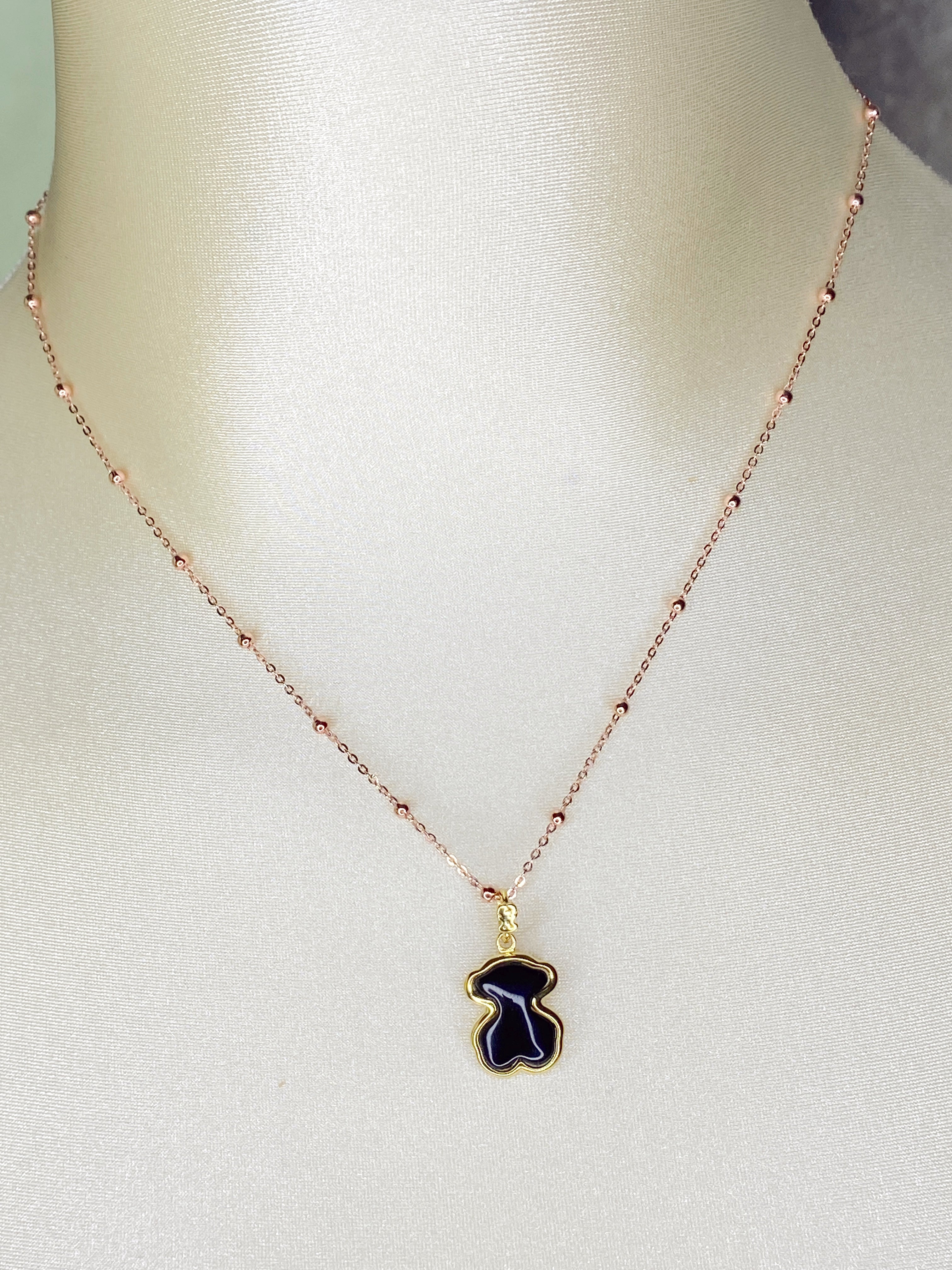 Dije de osito piedra negra