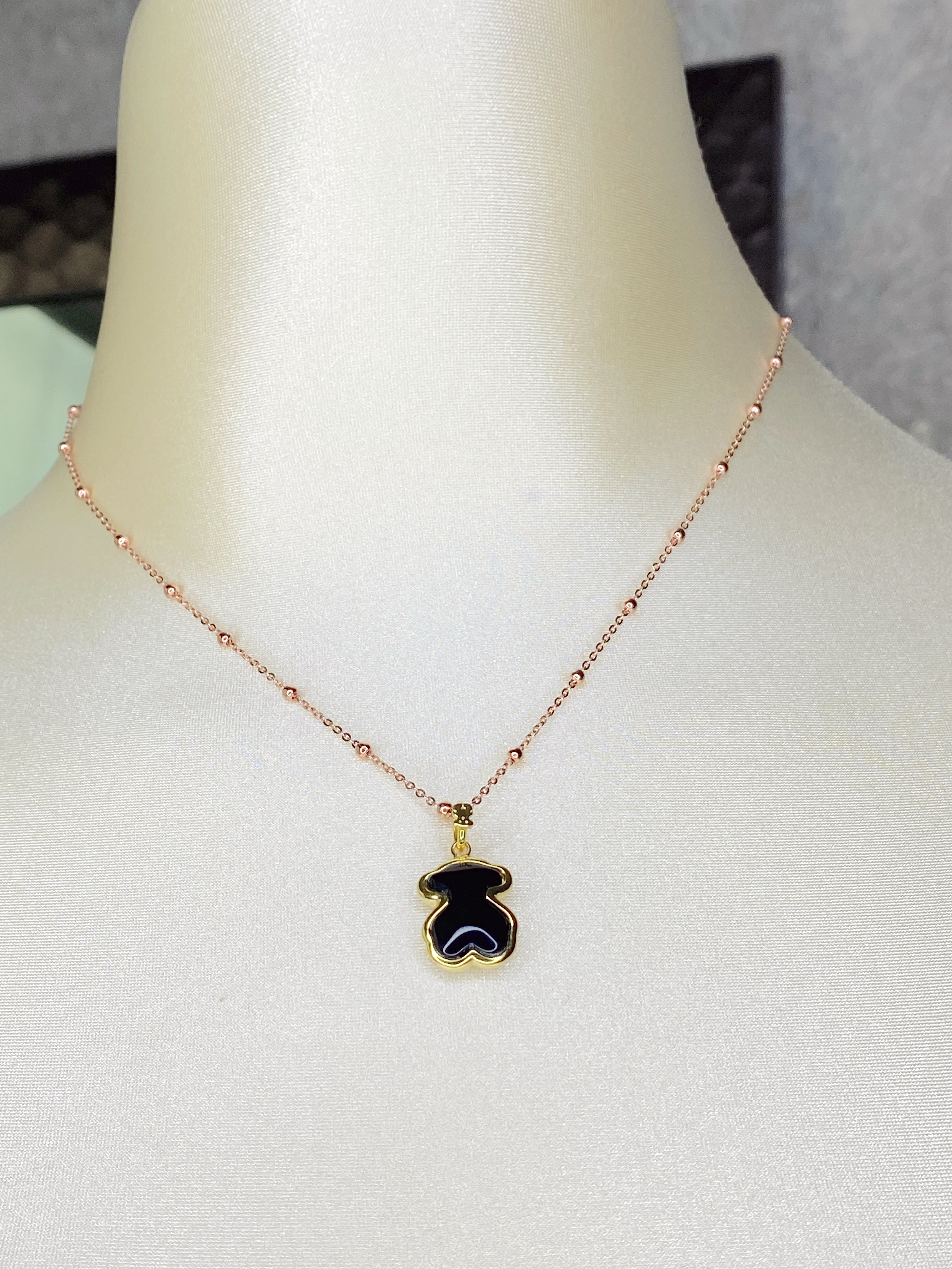 Dije de osito piedra negra