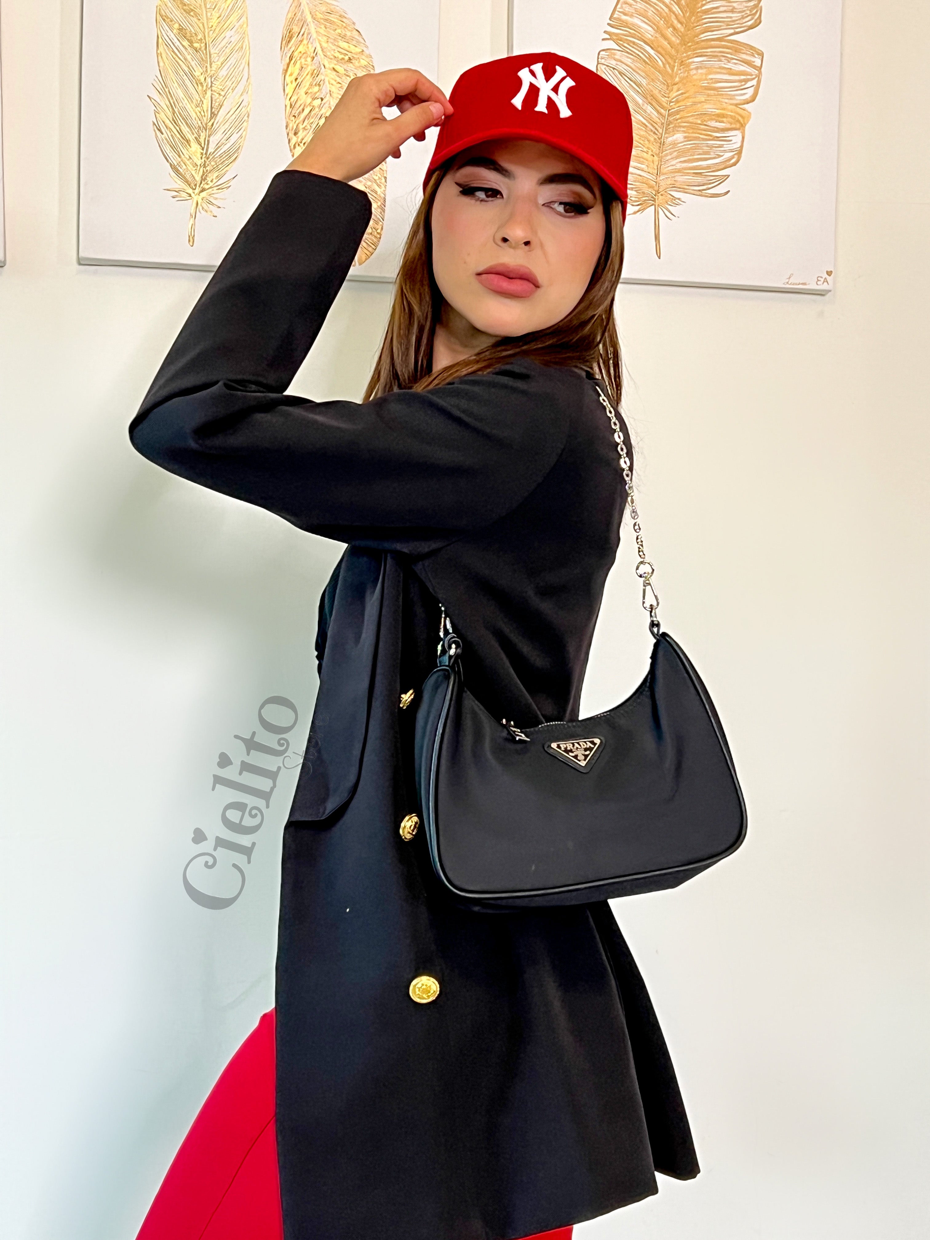 BLAZER NEGRO CON BOTÓN