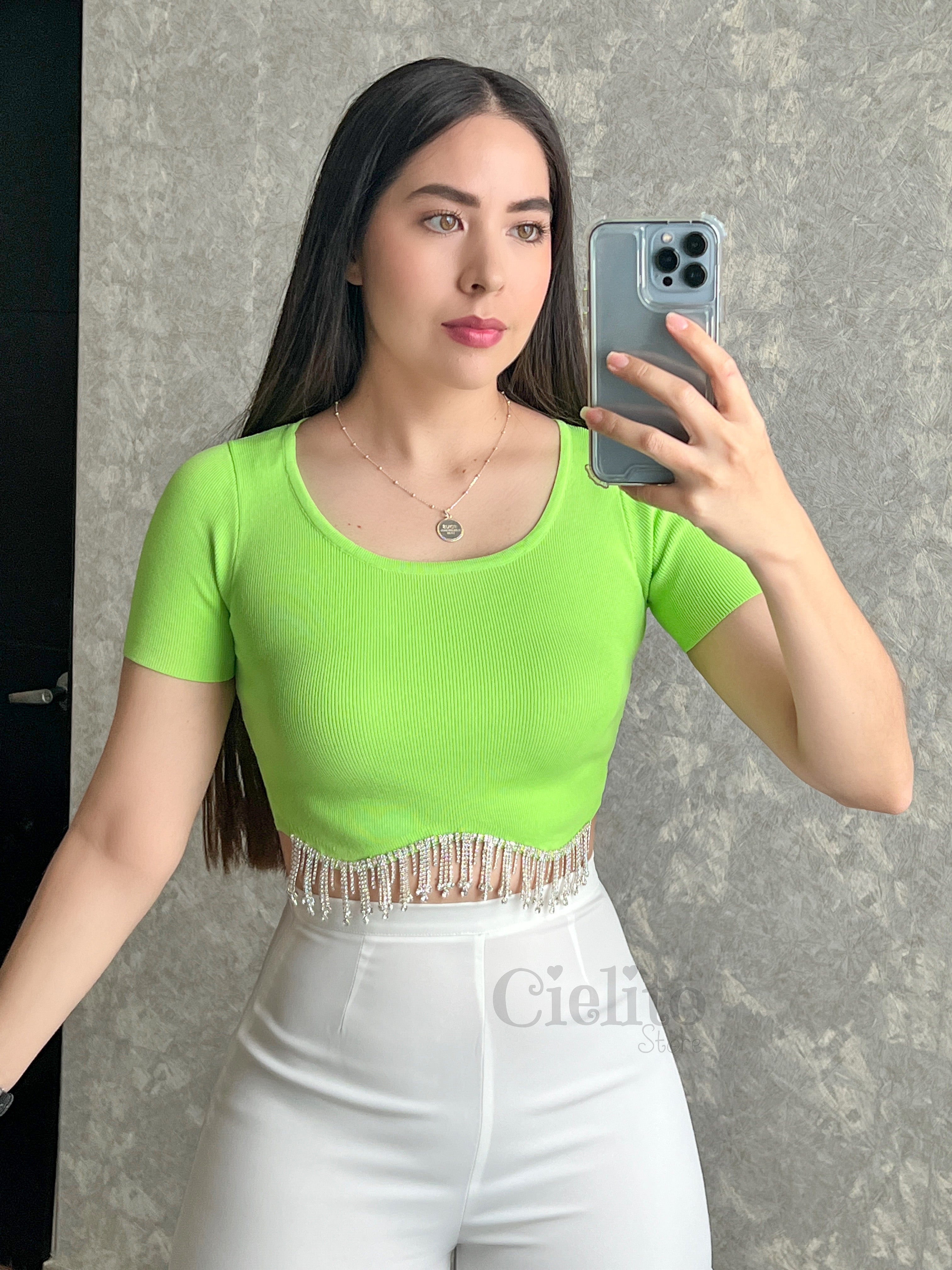 BLUSA VERDE CON PEDRERÍA