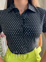 Blusa negra con piedritas