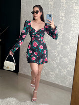 VESTIDO NEGRO CON FLORES ROJAS