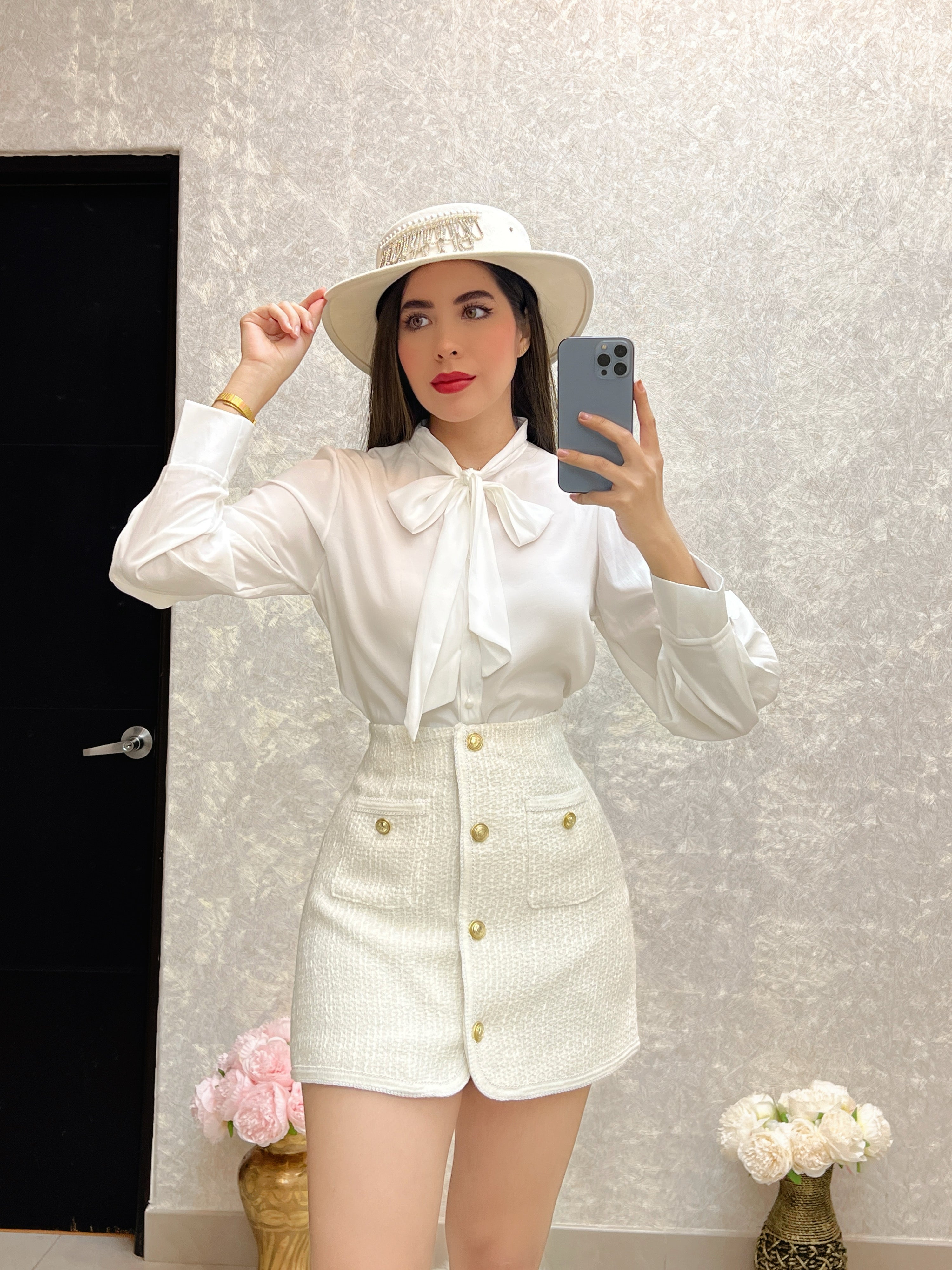 Sombrero blanco con pedrería