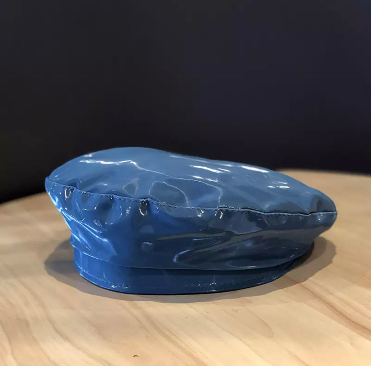 Boina azul estilo piel