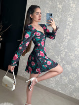 VESTIDO NEGRO CON FLORES ROJAS