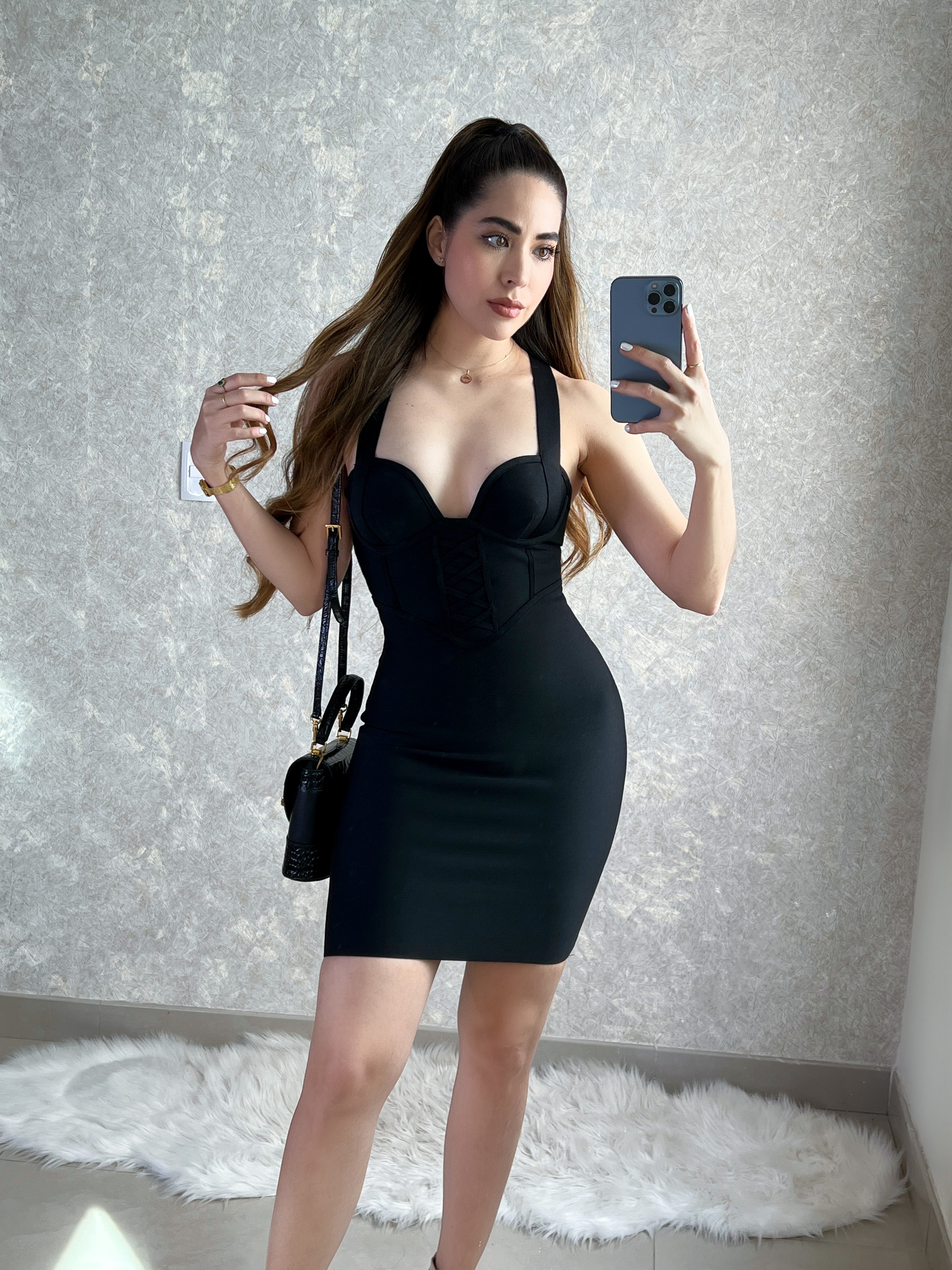 VESTIDO NEGRO CON TIRANTES